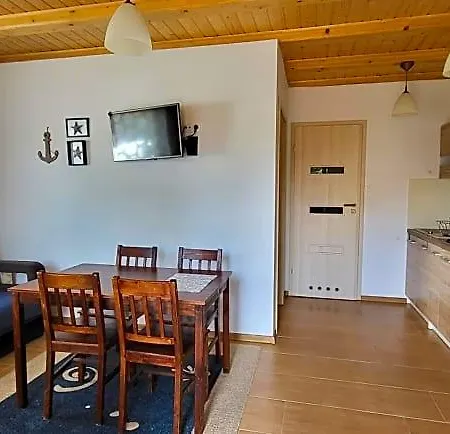 Letniskowe,apartamenty Wczasowa 8a אכסניה