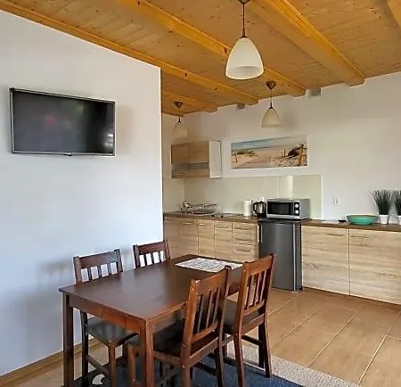 Letniskowe,apartamenty Wczasowa 8a אכסניה סיאנוז'טי